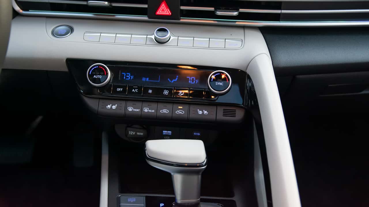 Hyundai Gets It: Buttons Are Safer than Screens